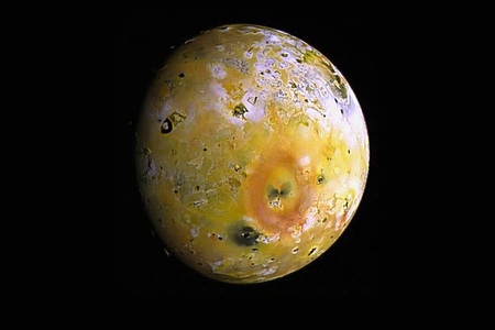 Sonda Juno navštívila nejbouřlivější těleso ve Sluneční soustavě