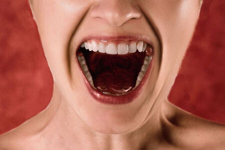 Určité typy ústních bakterií pomáhají v boji s rakovinou