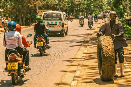 Ve Rwandě se šíří smrtící virus marburg, pomohou vyvíjené vakcíny?