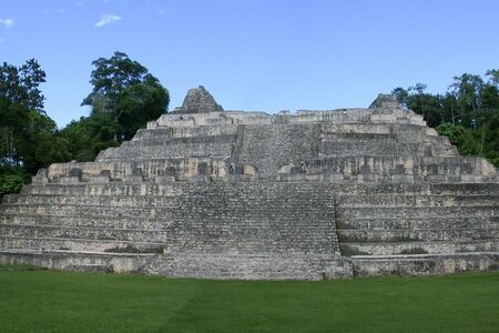 V Belize byla objevena přes 1600 let stará hrobka mayského krále