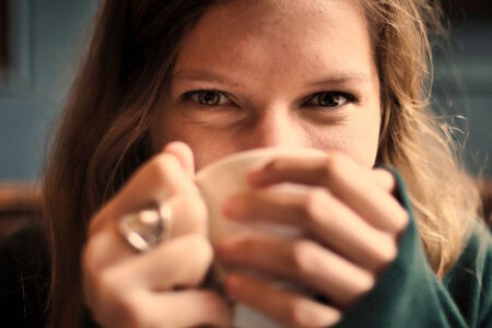 Pár šálků čaje nebo kávy denně může snížit riziko demence