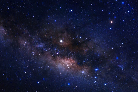 Jak voní vesmír: parfém z hvězdného popela