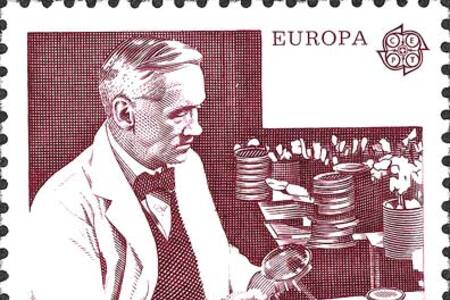Alexander Fleming: Muž, který dal světu penicilin! Ale nebyl sám
