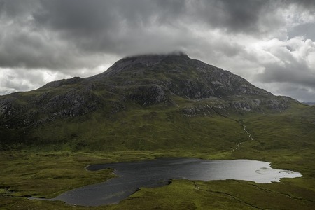 Neil Dovestone: Proč zemřel neznámý muž v britských horách?