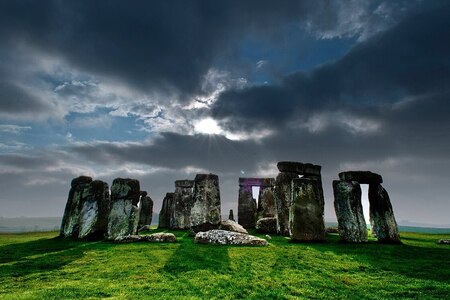 Tajemný Stonehenge nepřestává lákat