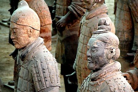 Tajuplná terakotová armáda: Hlídá hrobku Prvního císaře?