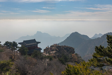 Léčivá čínská hora Tchaj-šan: Ovládají posvátný vrchol bohové?