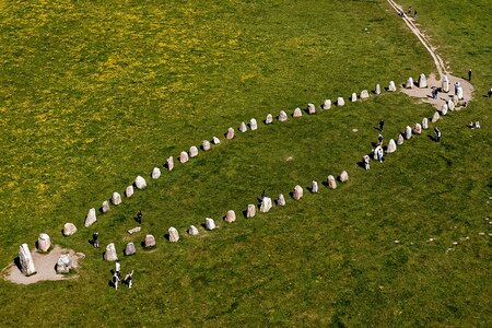 Záhada švédské kamenné lodě: Byla pohřebištěm, nebo observatoří?