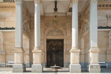 Uzdravení z karlovarských pramenů: Zkombinujte je s léčebnou kůrou a budou se dít zázraky