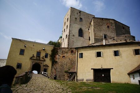 Kde řádí Černá paní, temnější protějšek Bílé paní? Najdete ji nejenom na hradě Buchlově
