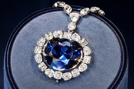 Diamant Hope: Nejslavnější prokletý drahokam světa?