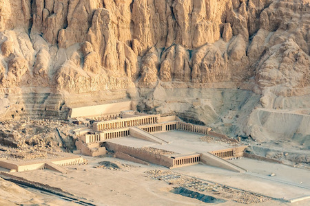 Hatšepsutin chrám: Pro královnu kdysi rozkvetla poušť