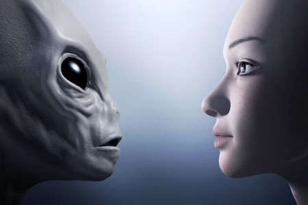 Zaměstnala NASA kněze, aby ji připravil na setkání s mimozemšťany?