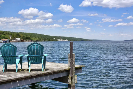 Co způsobuje záhadné výbuchy u jezera Seneca?