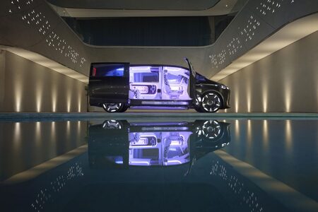 Mercedes-Maybach VLS: Je to ještě dodávka, nebo už Grand limuzína?