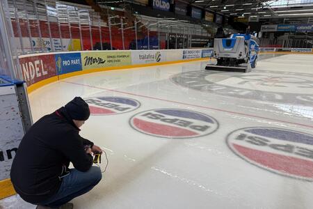 Úspora elektřiny o desítky tisíc a kvalitnější led. Ice Arena Kateřinky dokončila úspěšný test nové technologie