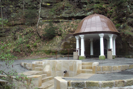 Zdislavina studánka: Uzdravuje dodnes nemocné?
