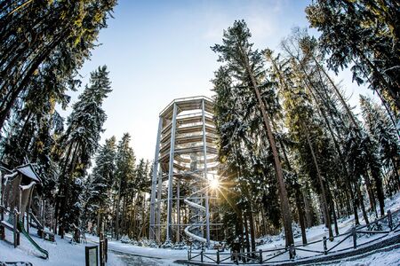 Hurá na Lipno! Z lyží a korun stromů přímo na brusle a do vířivky