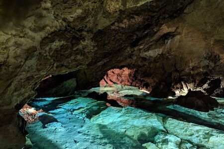 Bozkovské dolomitové jeskyně: Procházka kolem Zkamenělého orla
