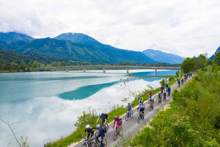 Napříč rakouskými Korutany v jedné stopě v rámci závodu Velovista