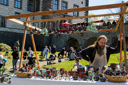 HRNČÍŘSKÉ SLAVNOSTI V NELAHOZEVSI.