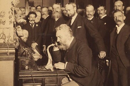 Spor o vynález telefonu: Někdy rozhoduje čas a rychlost chůze