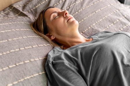 Mozek ve spánku uklízí sám sebe: Jak funguje glymfatický systém?