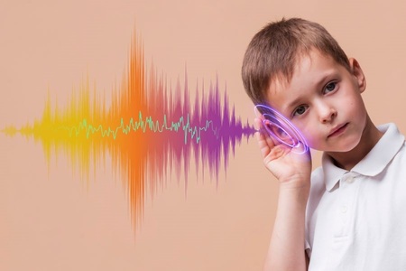Zvuk, neviditelný cestovatel, který umí sprintovat i šeptat