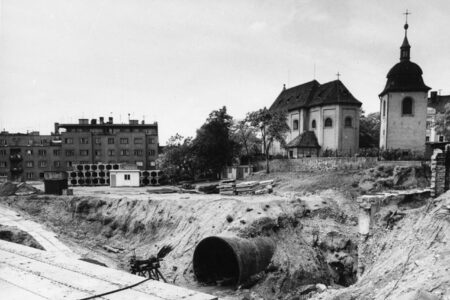 Pražské metro: Jezdí pod městem už 50 let?