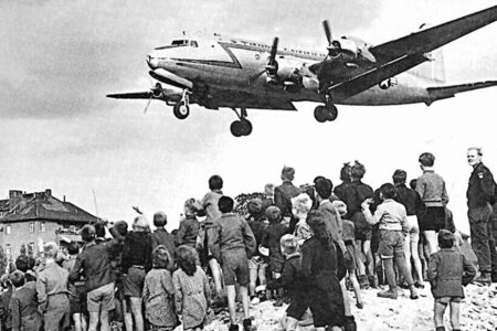 Slavný vzdušný most: Ve městě přistává jedno letadlo za minutu