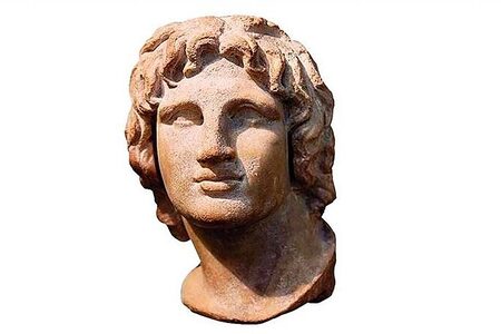 Ukrývá se hrob Alexandra Velikého v Řecku?