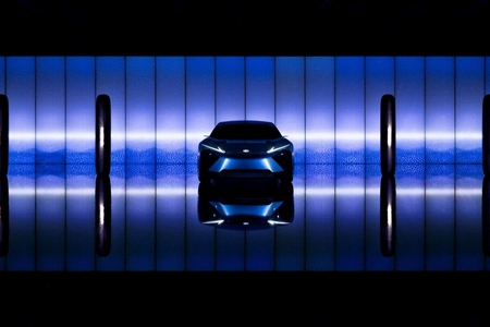 Lexus v rámci milánského týdne designu představil expozici Time
