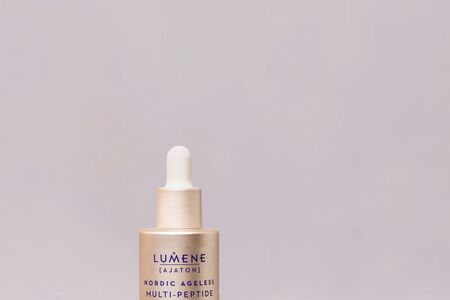 Lumene Multi-Peptide Serum bojuje proti stárnutí pleti