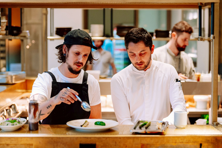 Restaurace ZEM představuje pop-up večeři Four Hands Dinner