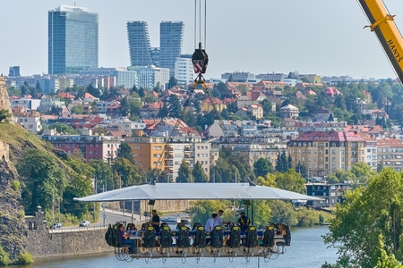 Objevte Prahu z nové perspektivy na Večeři v oblacích