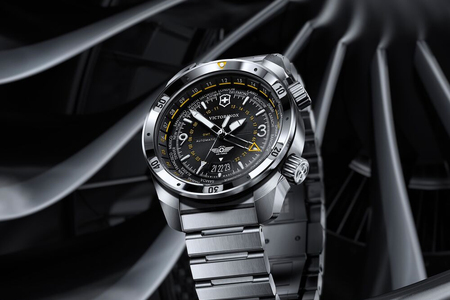Znázornění odolnosti: Victorinox Pro Air GMT Automatic