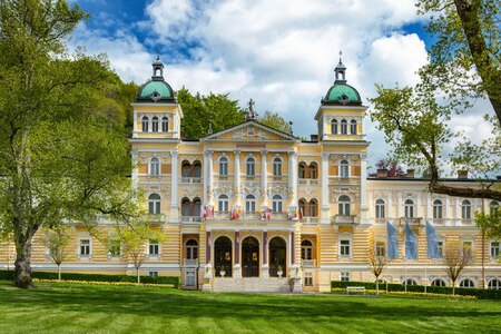 Perla lázeňské architektury hotel Nové Lázně slaví významné jubileum