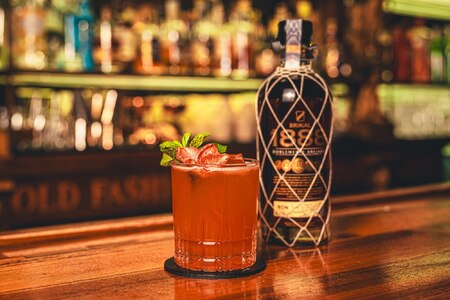 Světoběžníkovy zápisky proměnili barmani z Black Angel’s v nové koktejlové menu