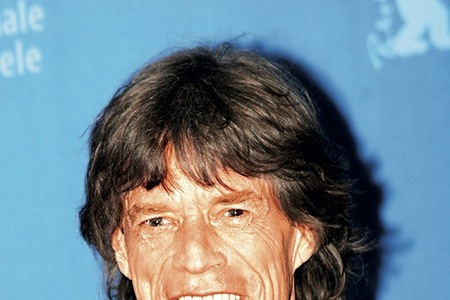 Mick Jagger se raduje, protože má dalšího vnoučka