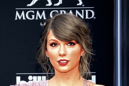Snubní prsten za 22 milionů a svatba s Taylor Swift!