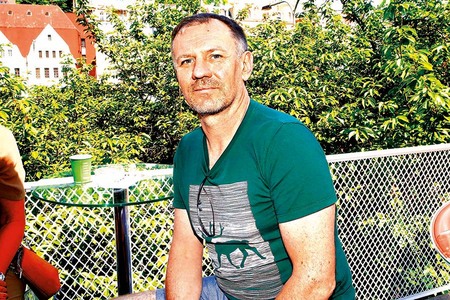 O matku Finger přišel, táta ho zavrhl