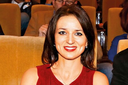 Svedl Gondíkovou známý sukničkář?