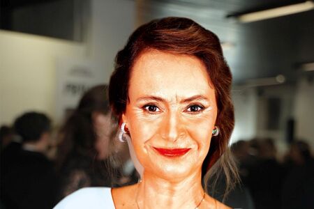 Dobývá vdanou Vlasákovou  tajemný kamarád?