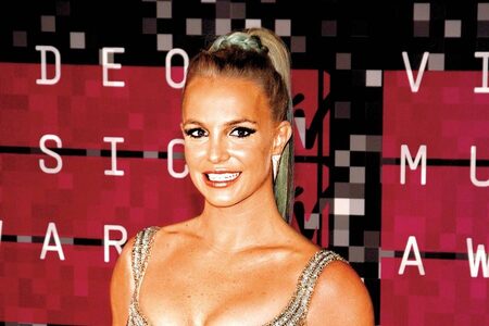 Po exmanželovi zavrhla Spears i rodinu