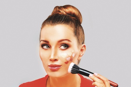 Zamilujte si multifunkční líčidla!