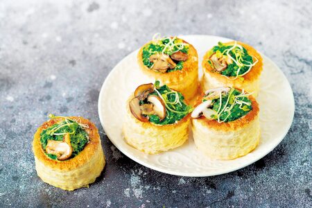 Plněné košíčky z listového těsta