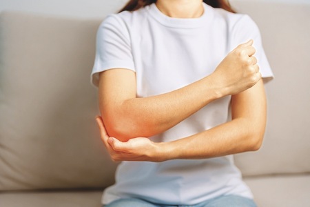 Když i hrnek kávy váží jako činka