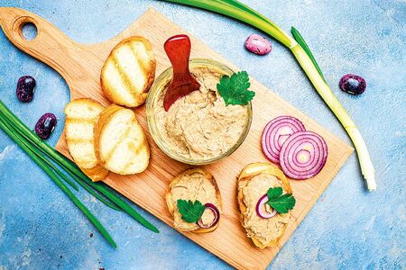 Veganská paštika z fazolí