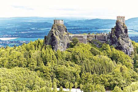 Za romantikou na hrady a zříceniny Čech a Moravy
