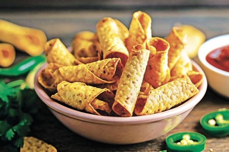 Pečené tortillové chipsy s bylinkami